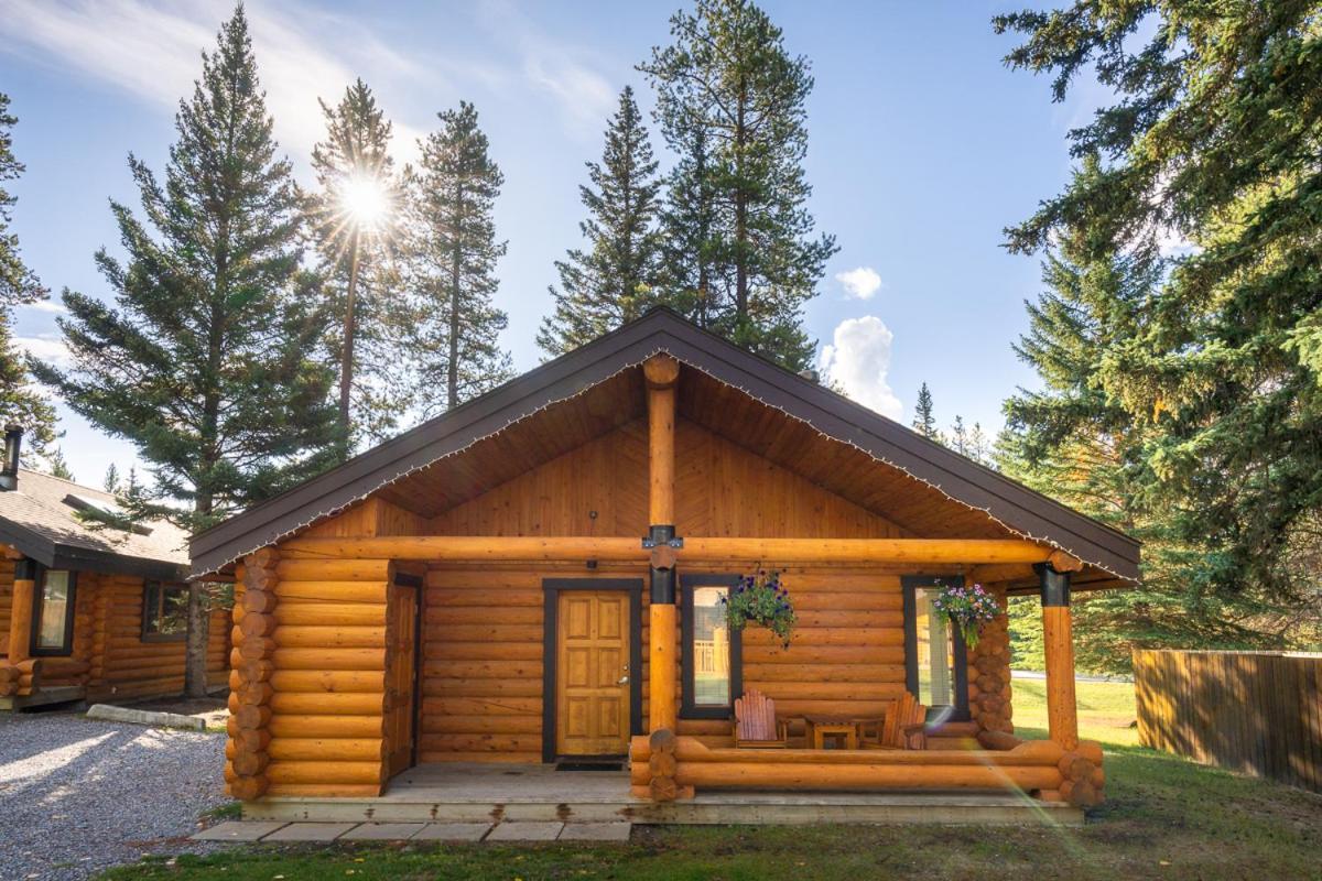 Castle Mountain Chalets Ngoại thất bức ảnh