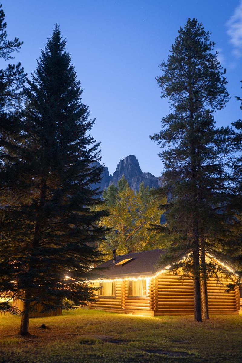 Castle Mountain Chalets Ngoại thất bức ảnh