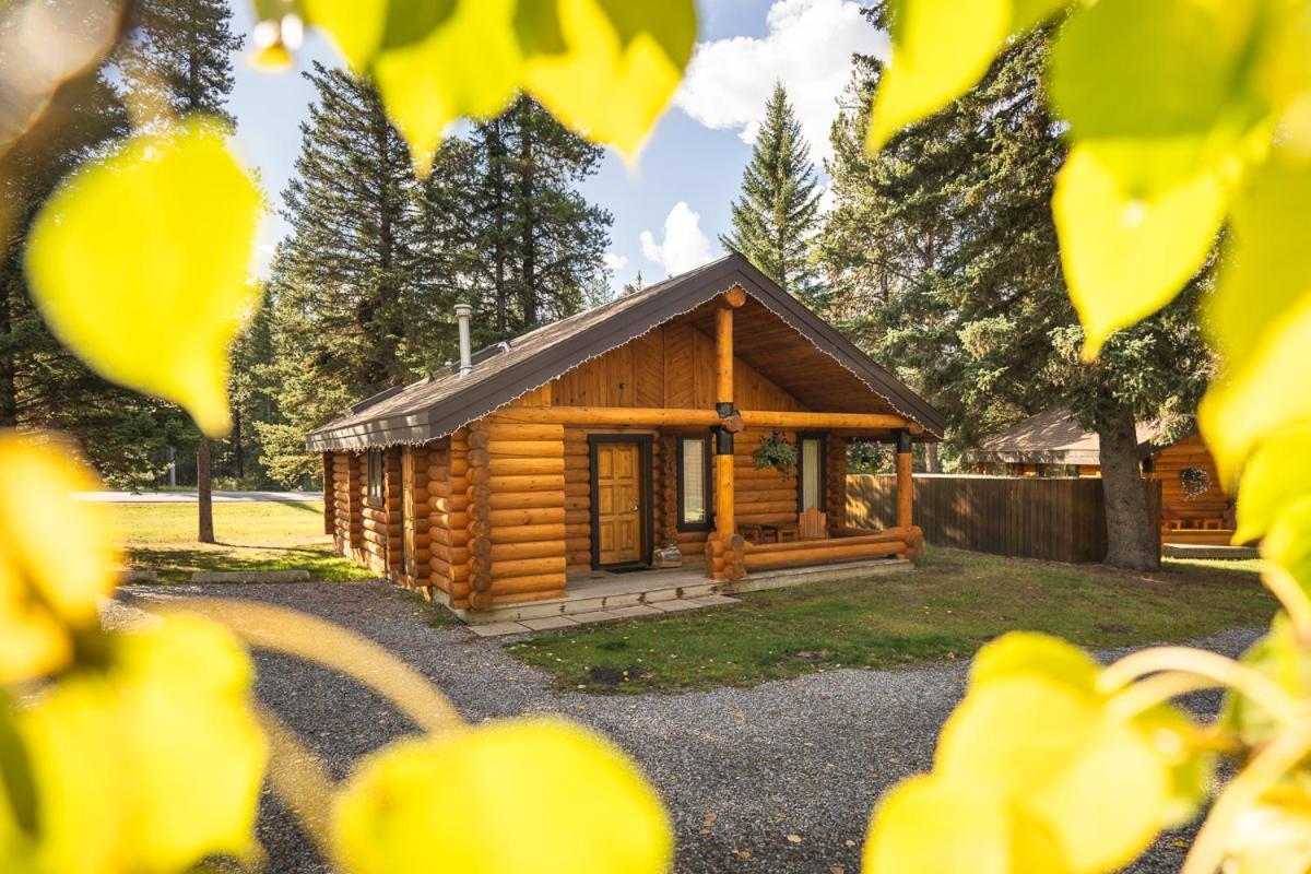 Castle Mountain Chalets Ngoại thất bức ảnh