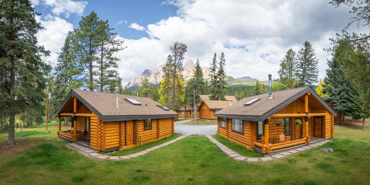 Castle Mountain Chalets Ngoại thất bức ảnh